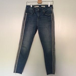 Anthropologie Pilcro raw hem ankle length jeans